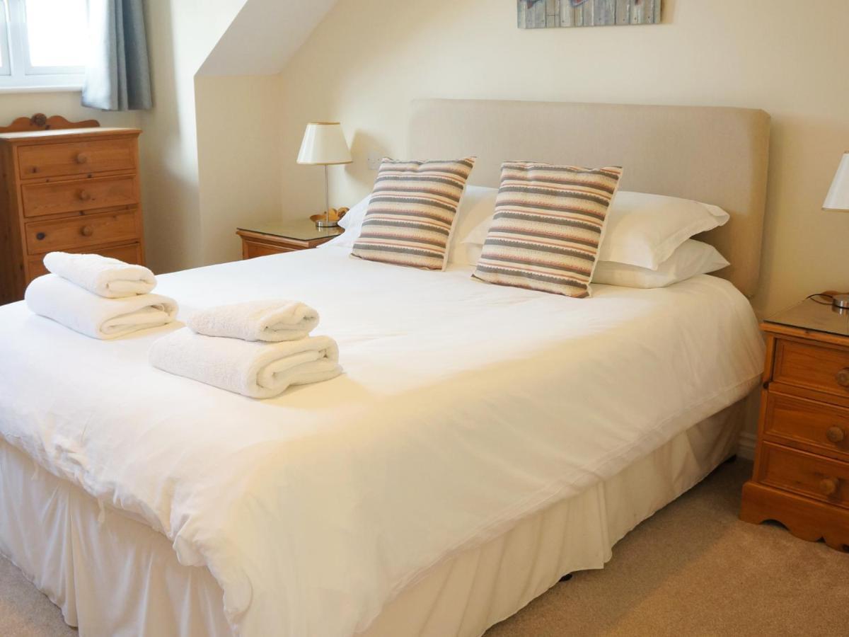 Ellingham Self-Catering Cottages Saint Peter Port Buitenkant foto