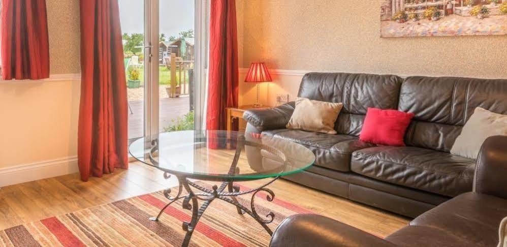 Ellingham Self-Catering Cottages Saint Peter Port Buitenkant foto