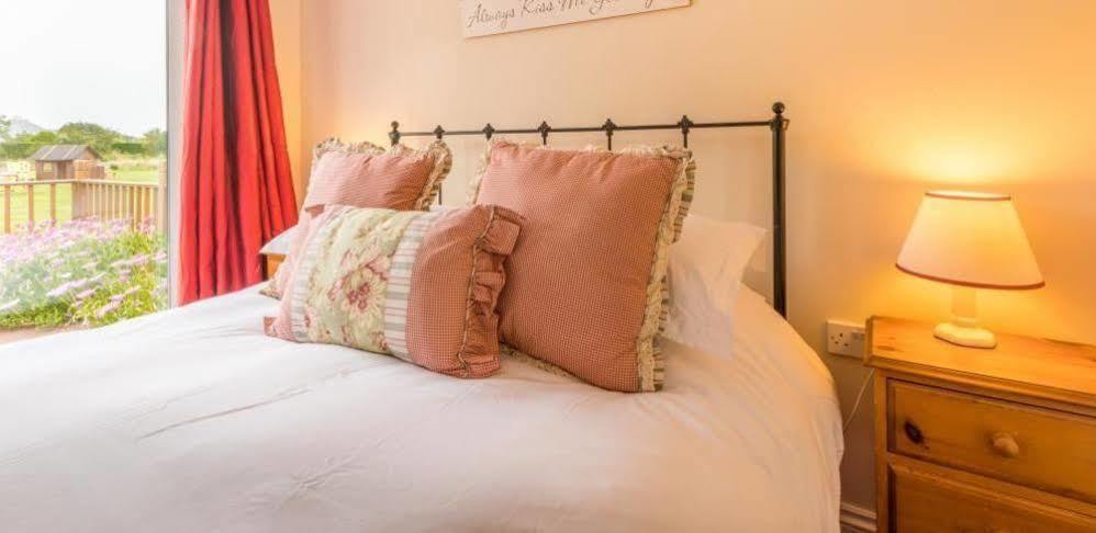 Ellingham Self-Catering Cottages Saint Peter Port Buitenkant foto