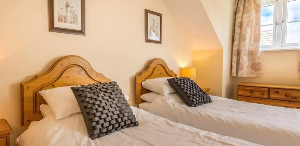 Ellingham Self-Catering Cottages Saint Peter Port Buitenkant foto