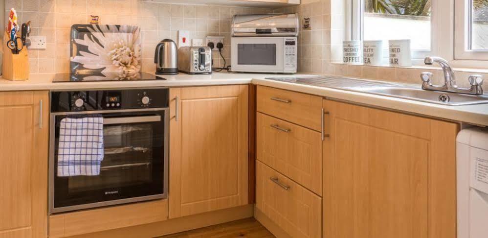 Ellingham Self-Catering Cottages Saint Peter Port Buitenkant foto